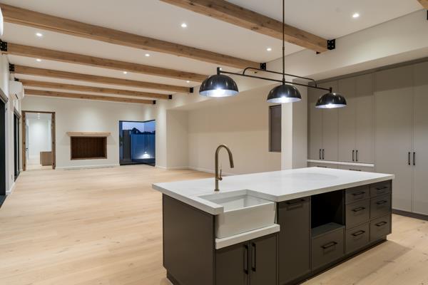 6 Bedroom House
