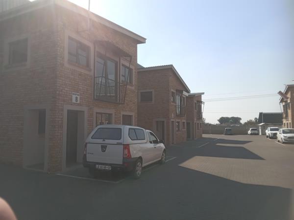 320  m² Commercial space