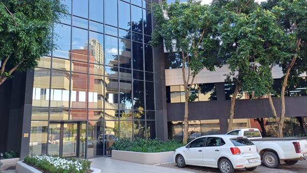 1 075  m² Commercial space