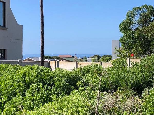 798 m² Land