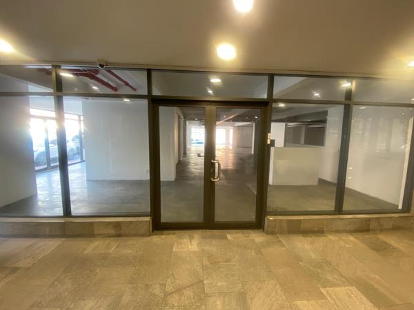 496  m² Retail Space