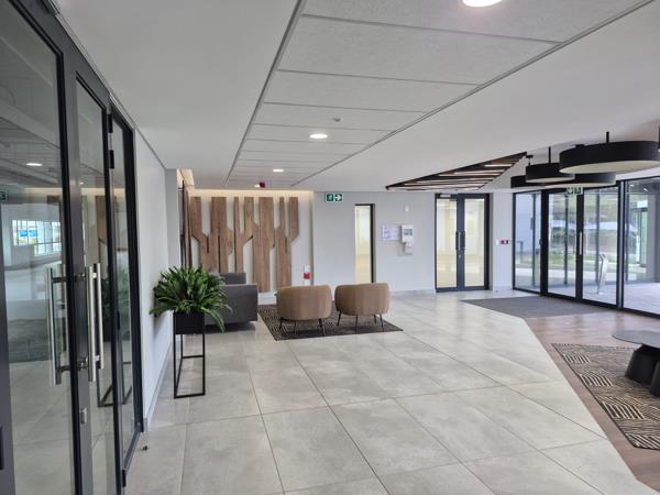 3 817 m² Commercial space