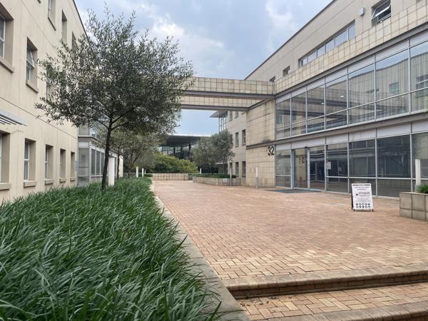 579.8  m² Commercial space