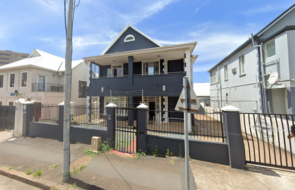 330  m² Commercial space