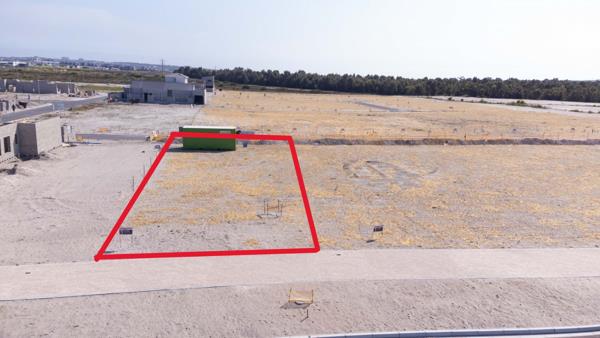 346 m² Land
