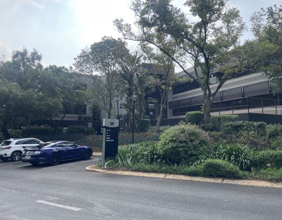 301.8  m² Commercial space