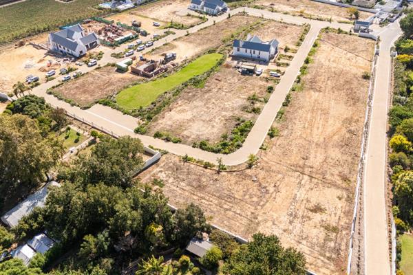 730 m² Land