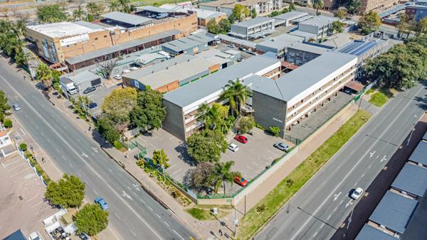 552  m² Commercial space