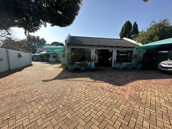 587  m² Commercial space