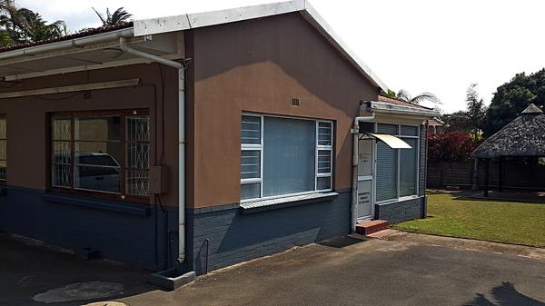 196  m² Commercial space