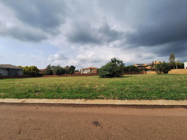 898 m² Land
