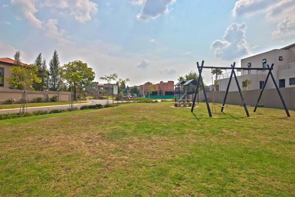909 m² Land