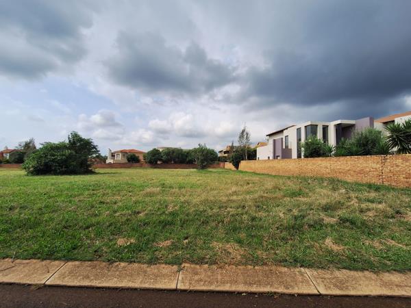 908 m² Land
