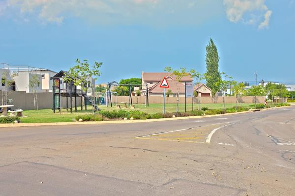 947 m² Land