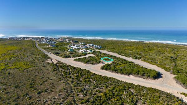 600 m² Land