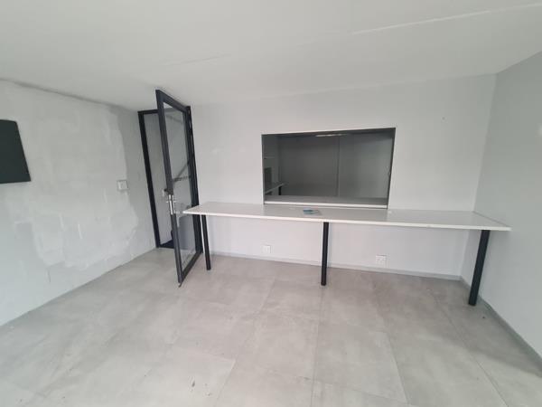 241  m² Industrial space