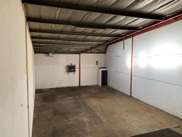 230  m² Industrial space