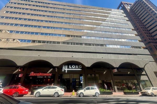 984  m² Commercial space