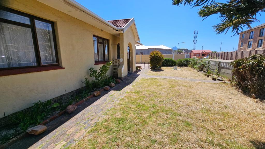 1 026 m² Land