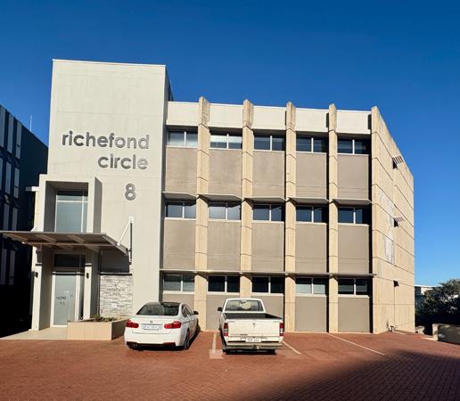 177  m² Commercial space