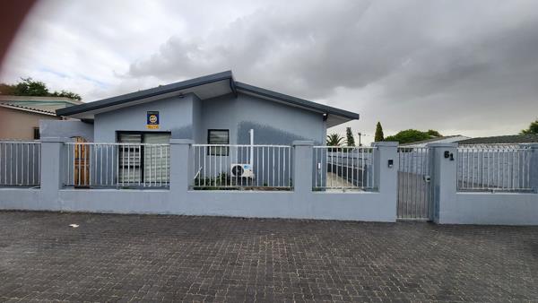 12.4  m² Commercial space