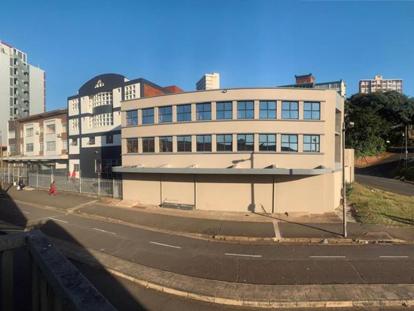 750  m² Office Space