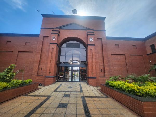 325  m² Commercial space