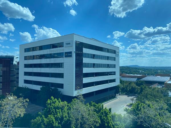 1 075  m² Commercial space