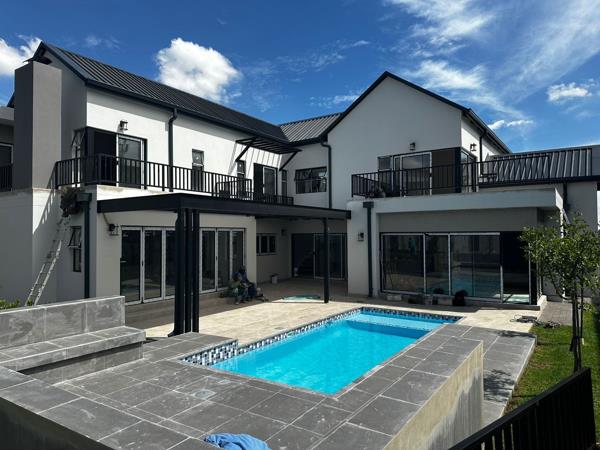6 Bedroom House