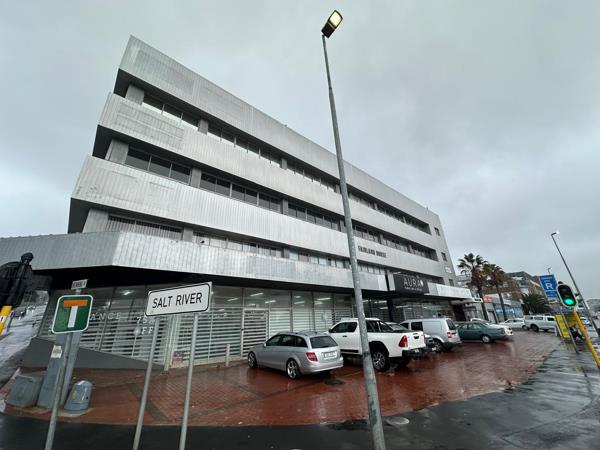 893 m² Commercial space