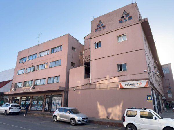 4 300  m² Commercial space