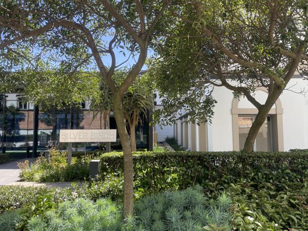 707  m² Commercial space