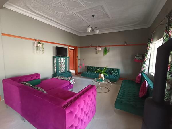 3 Bedroom HouseKensington - View 4