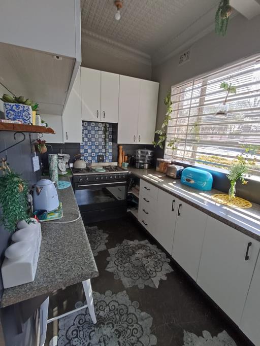 3 Bedroom HouseKensington - View 3