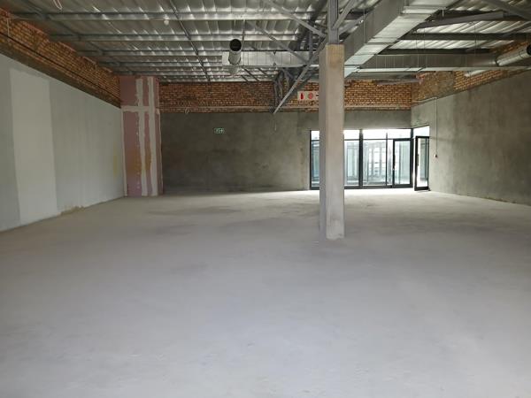 242  m² Retail Space