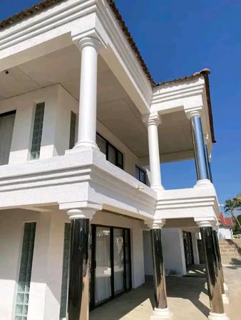 6 Bedroom House