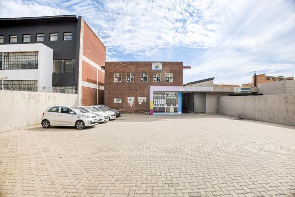 2 496 m² Commercial space