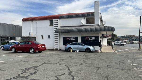 400  m² Retail Space