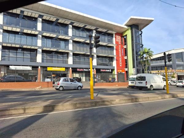 65  m² Commercial space