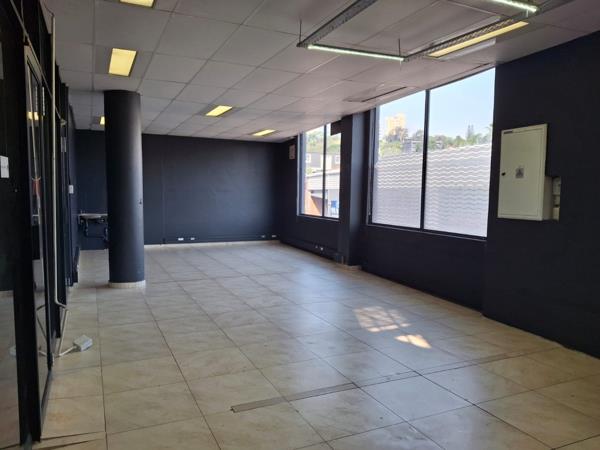 65  m² Commercial space