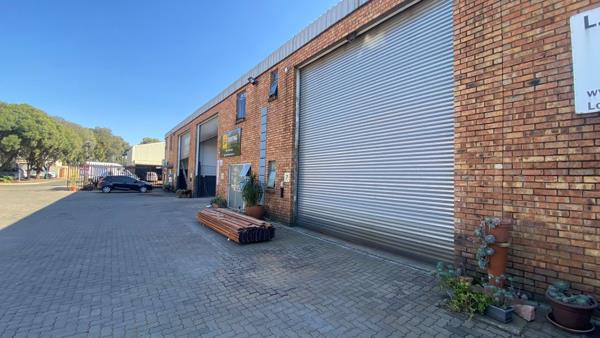 1 000  m² Industrial space