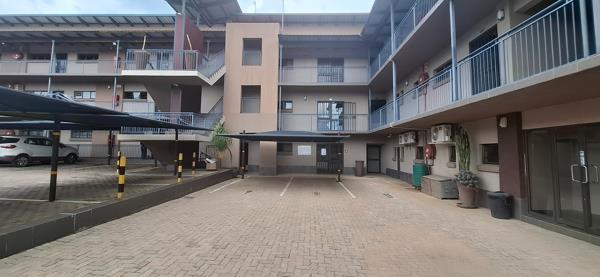 87  m² Commercial space