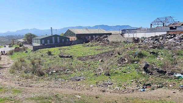 990 m² Land