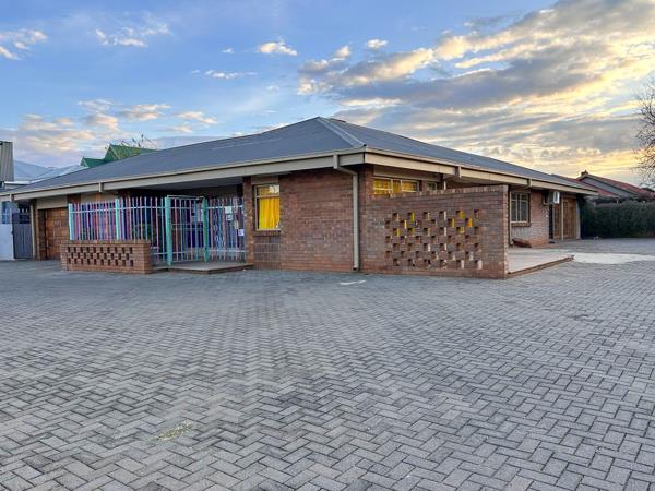 320 m² Commercial space