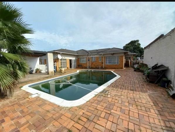 5 Bedroom House