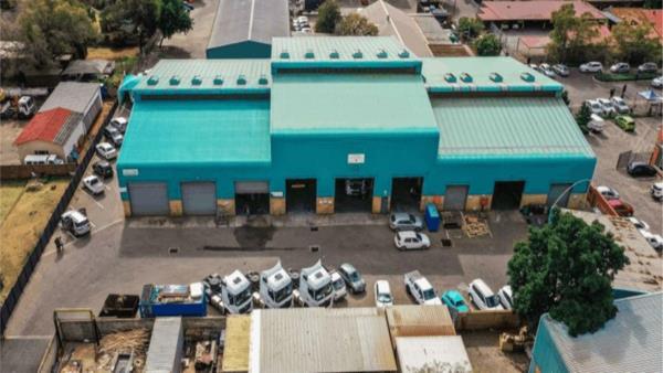 952  m² Industrial space