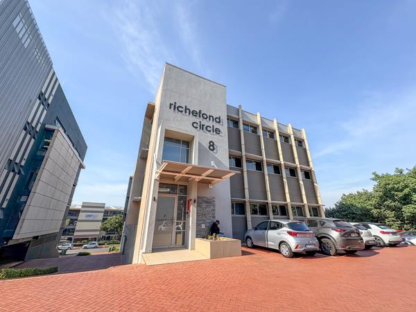 174  m² Commercial space