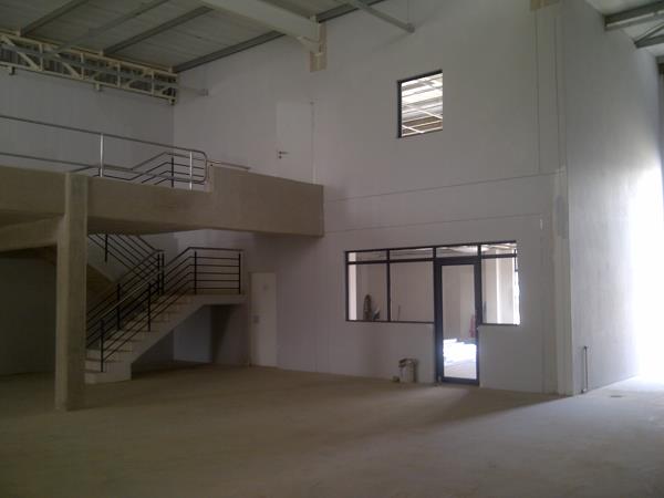 494  m² Industrial space