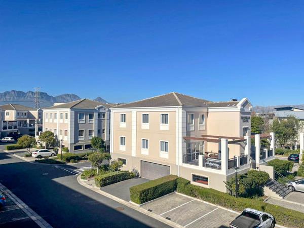 99  m² Commercial space