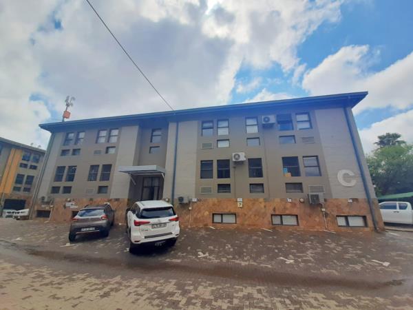 100  m² Commercial space